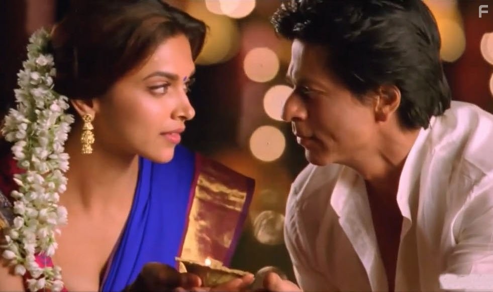 Shah Rukh Khan and Deepika Padukone in Чeннайский экспресс (2013)