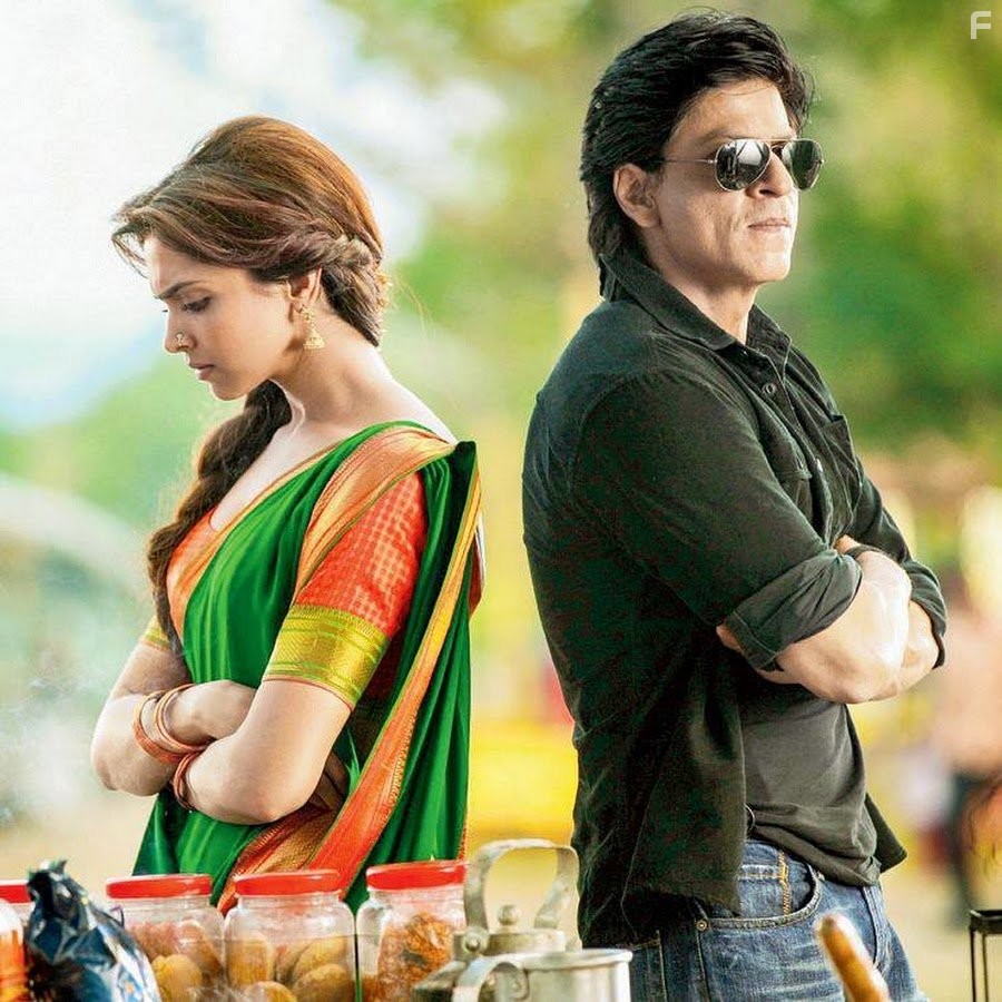 Shah Rukh Khan and Deepika Padukone in Чeннайский экспресс (2013)