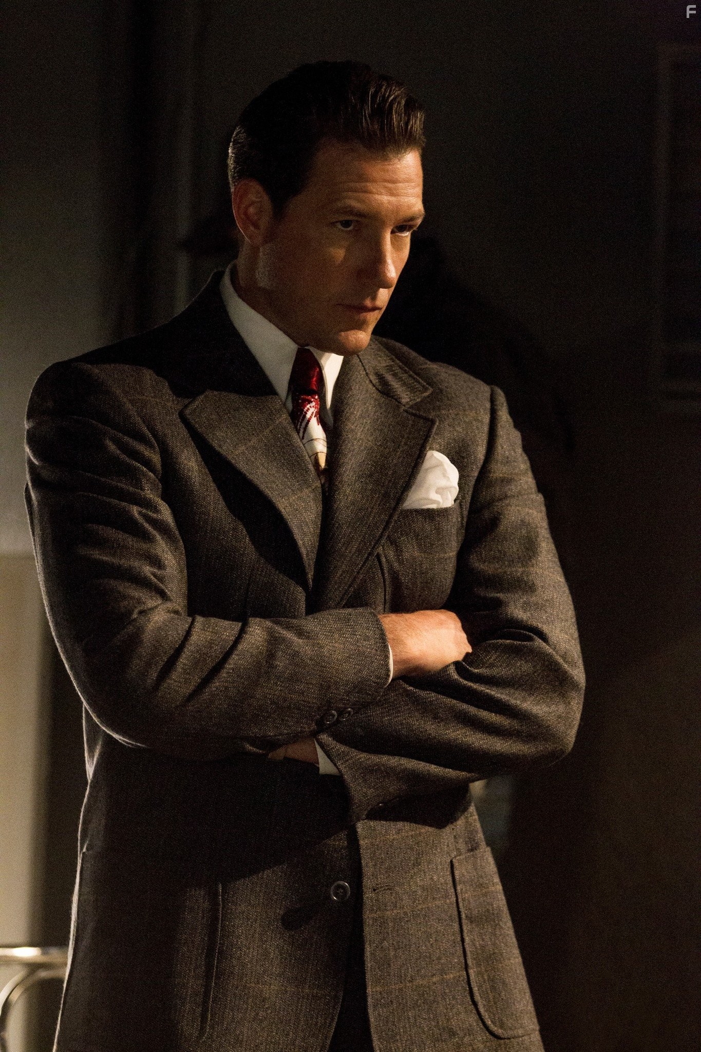 Edward Burns in Город гангстеров (2013)