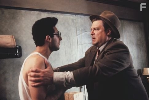 John Goodman and John Turturro in Бартон Финк (1991)