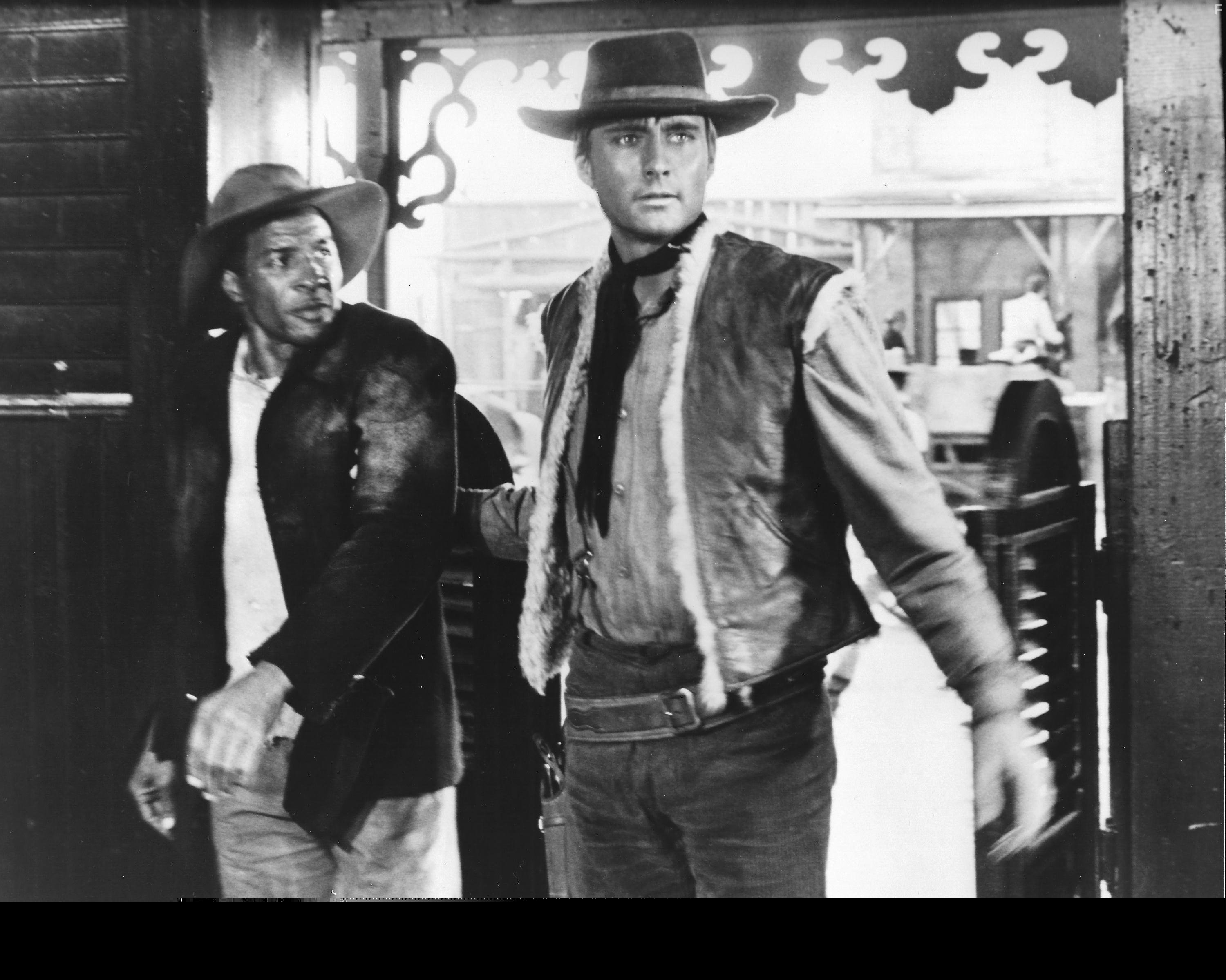 John Phillip Law and Archie Savage in Смерть скачет на коне (1966)