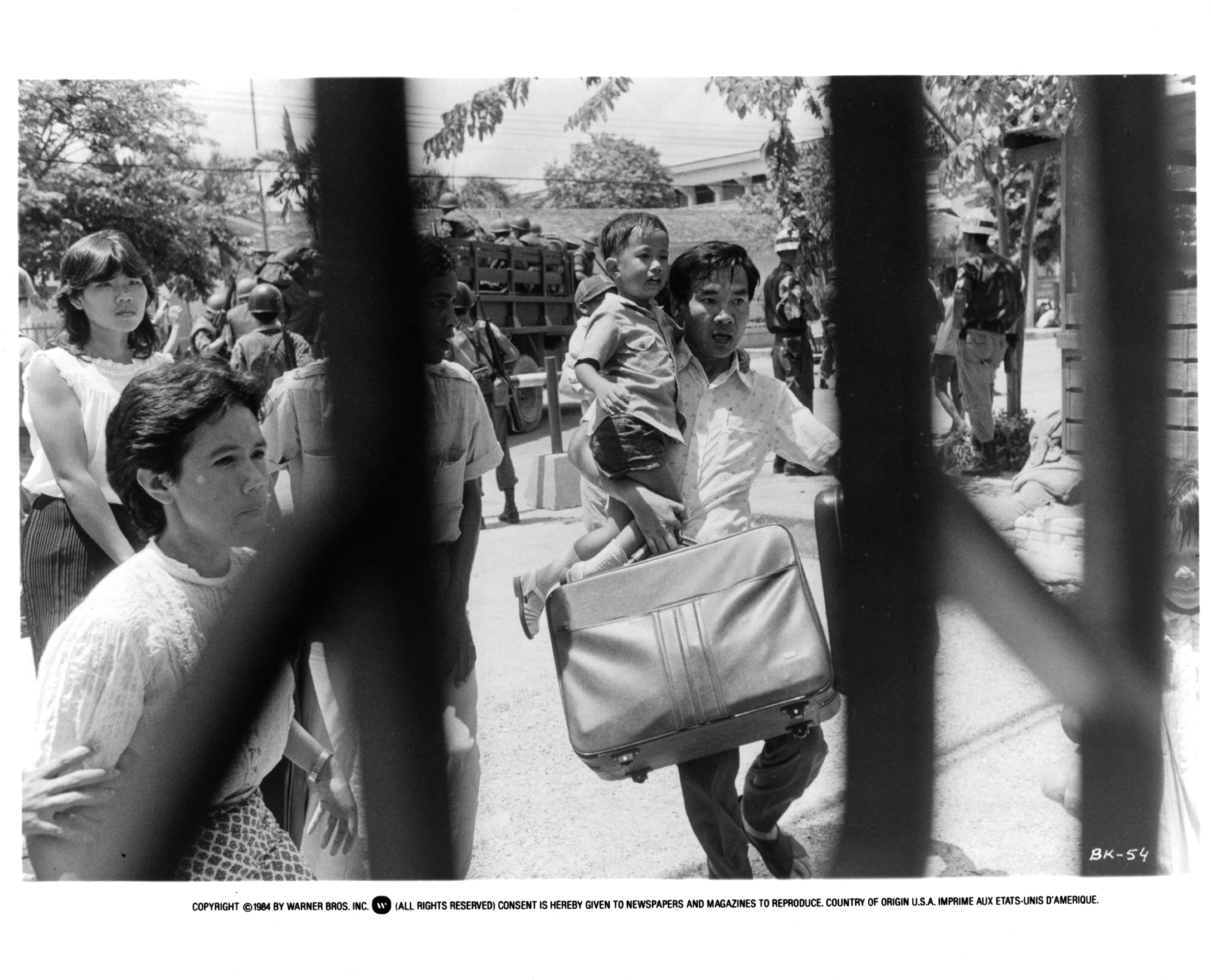 Haing S. Ngor in Поля смерти (1984)