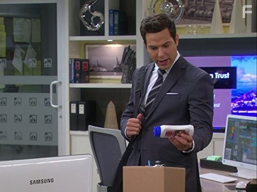 Skylar Astin in Нижний этаж (2013)