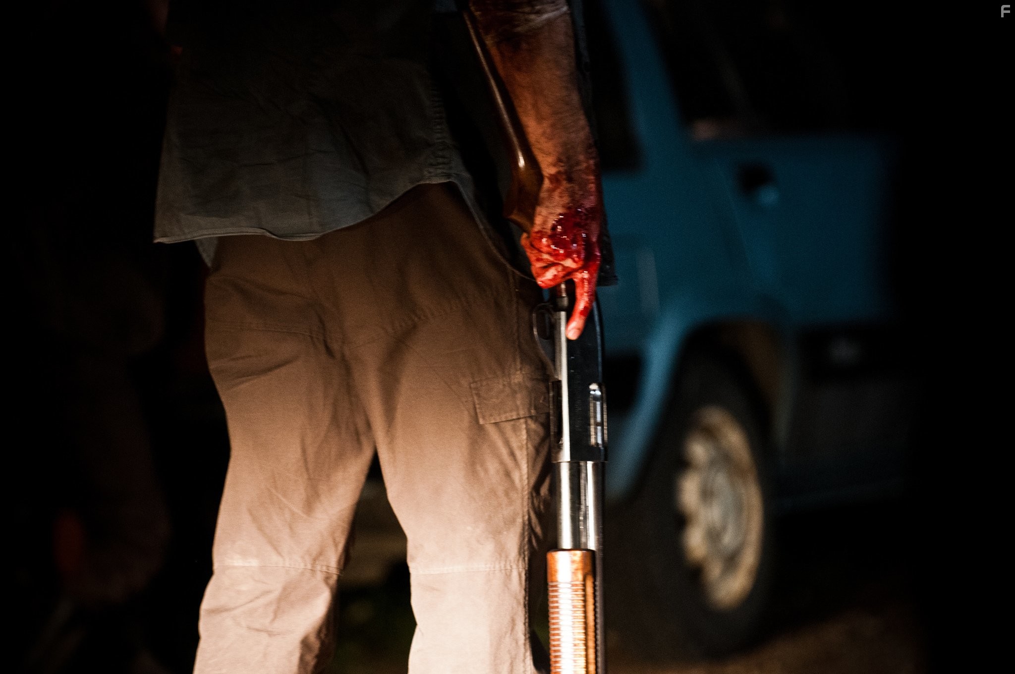 Sharlto Copley in Открытая могила (2013)