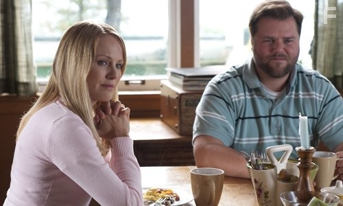 Malin Akerman and Tyler Labine in Убойный уикенд (2013)