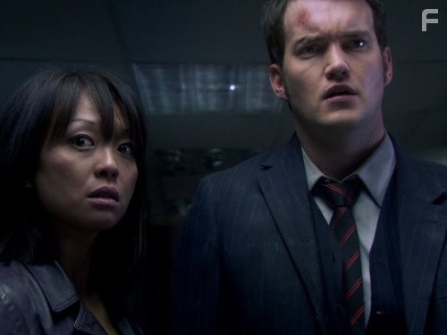 Naoko Mori and Gareth David-Lloyd in Торчвуд (2006)