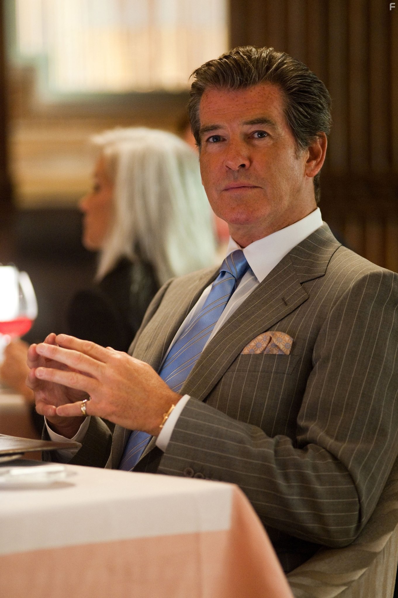 Pierce Brosnan in Помни меня (2010)