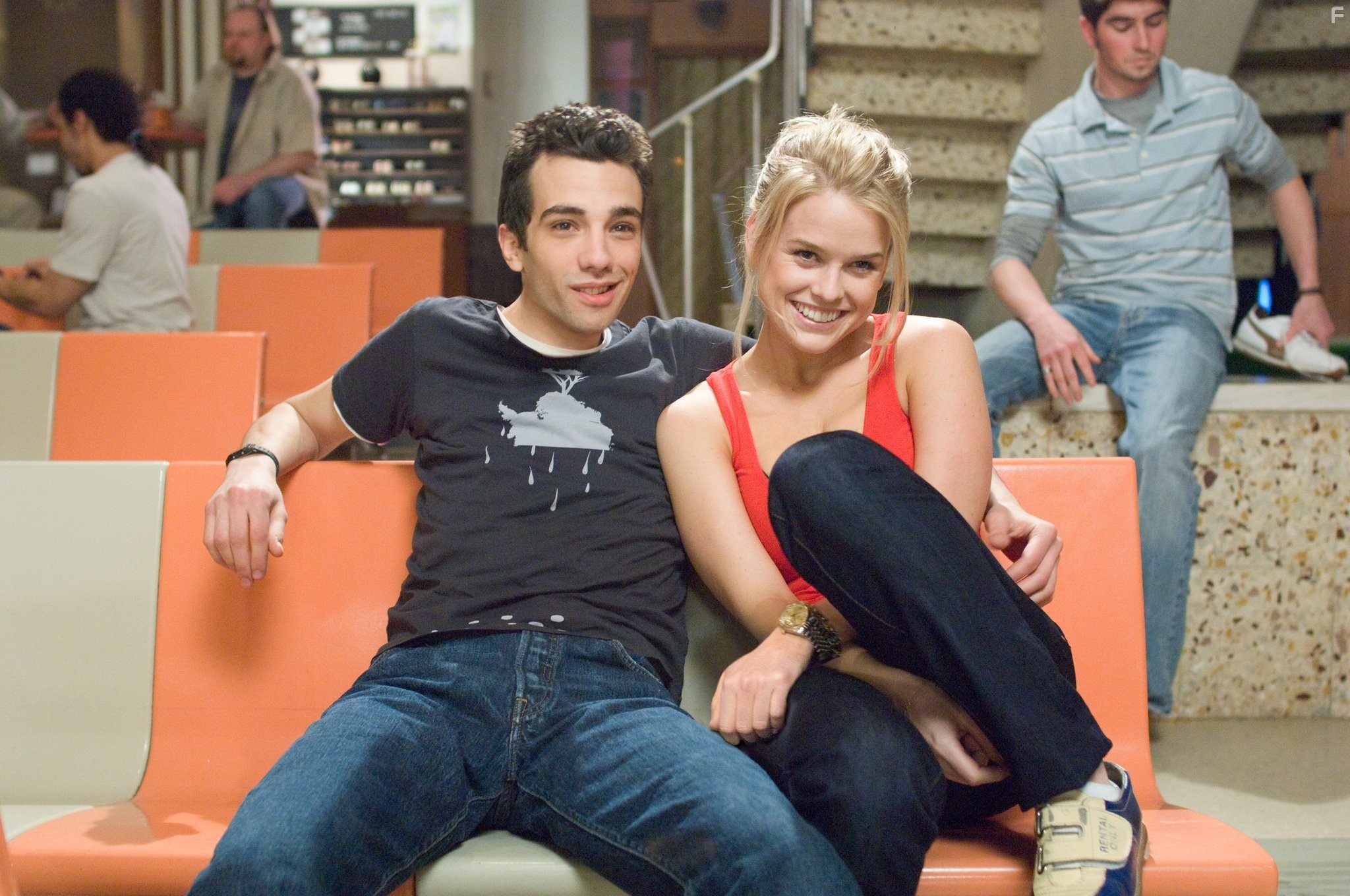 Jay Baruchel and Alice Eve in Слишком крута для тебя (2010)