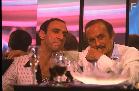 F. Murray Abraham and Robert Loggia in Лицо со шрамом (1983)