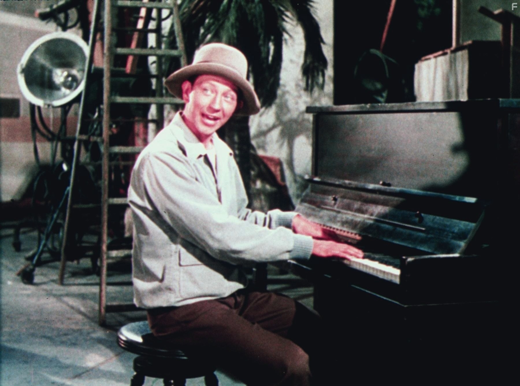 Donald O'Connor in Поющие под дождём (1952)