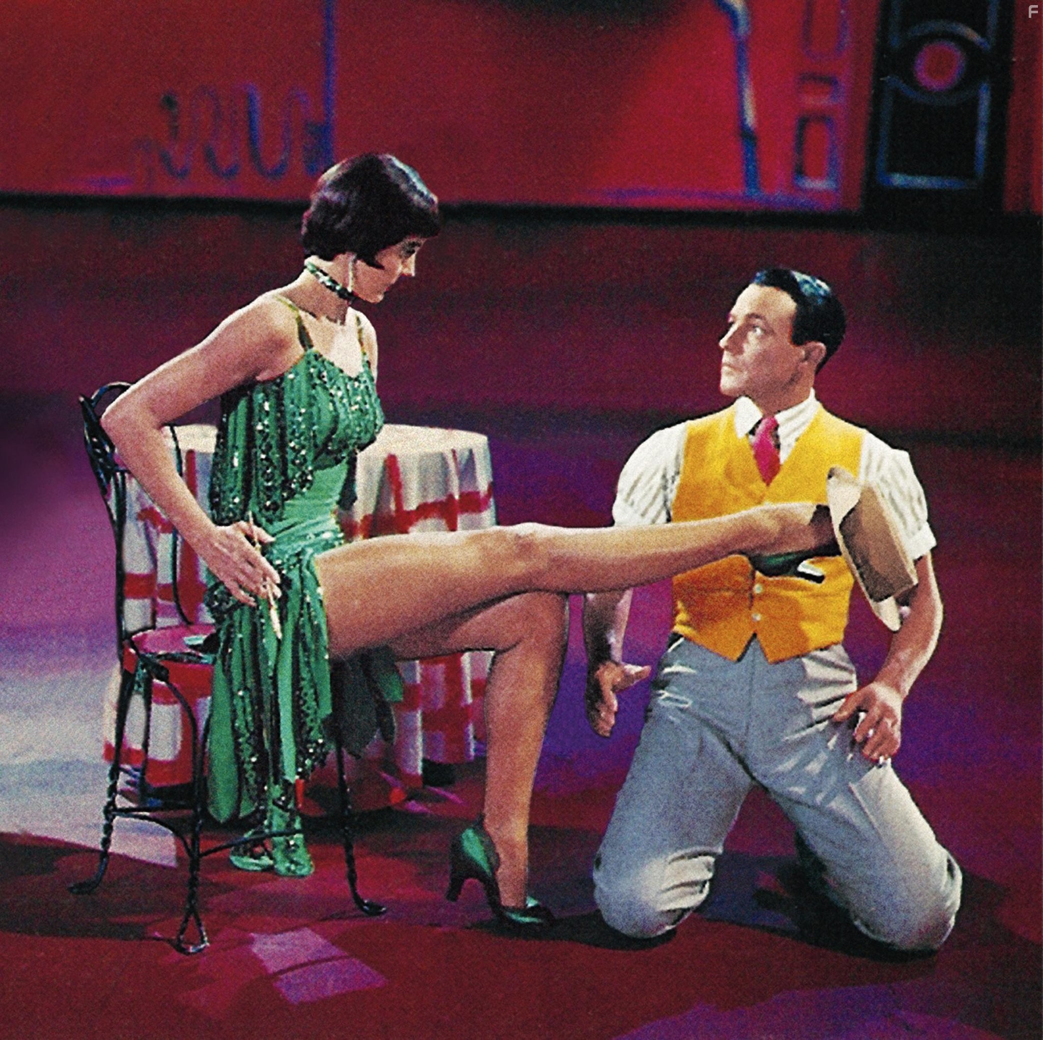 Gene Kelly and Cyd Charisse in Поющие под дождём (1952)