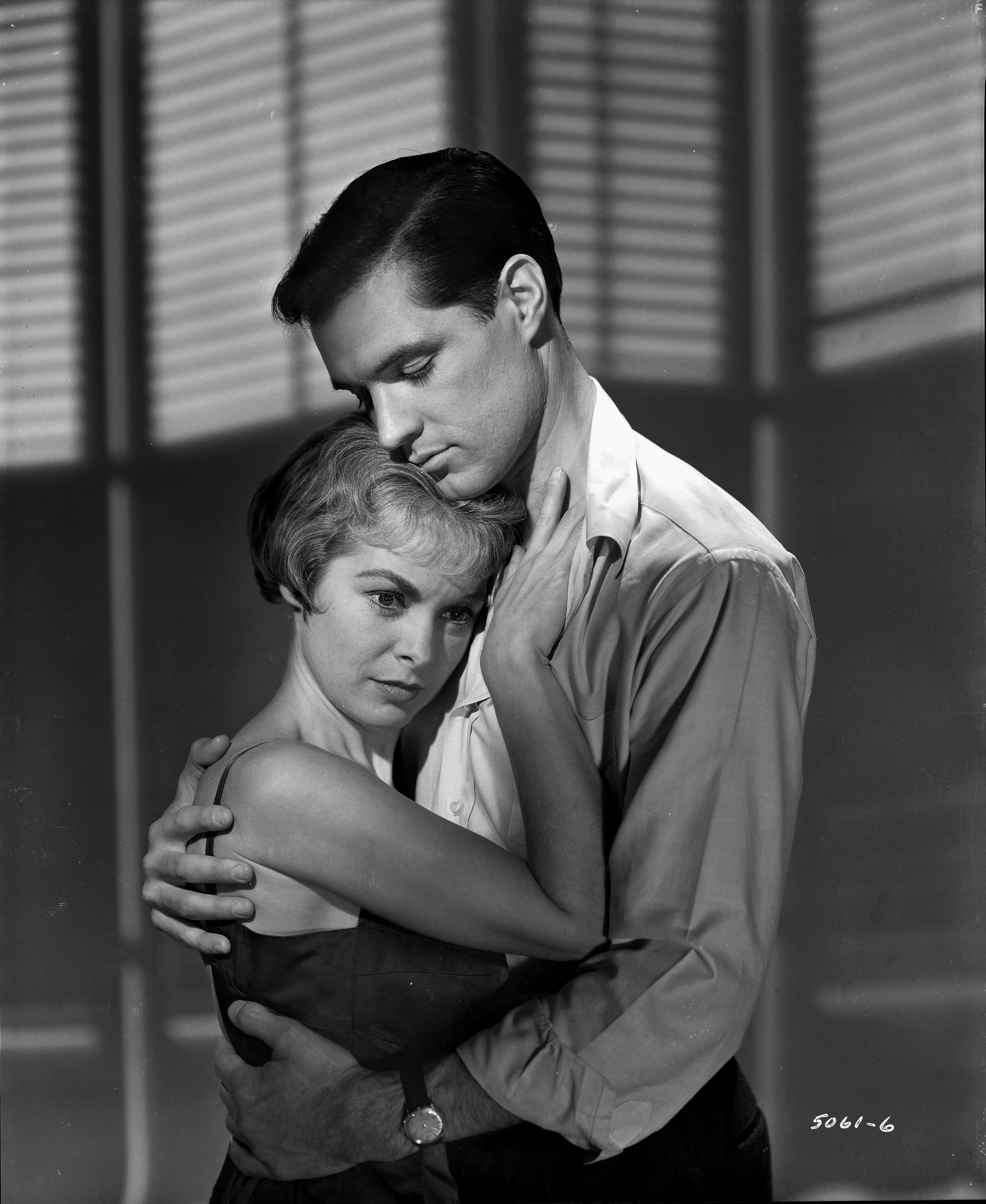 John Gavin and Janet Leigh in Психо (1960)