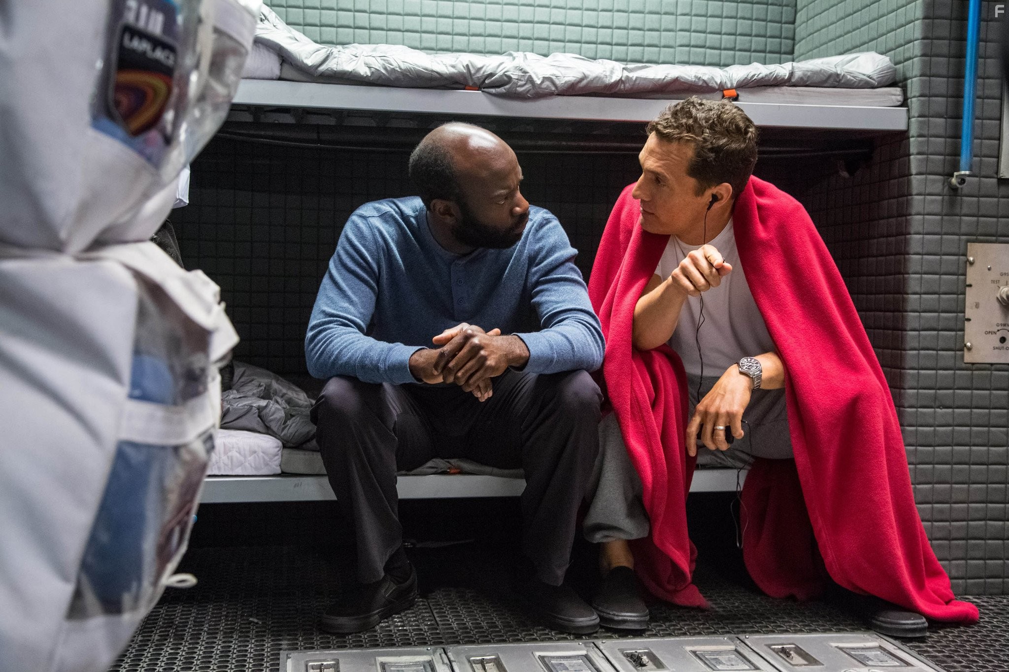 Matthew McConaughey and David Gyasi in Интерстеллар (2014)