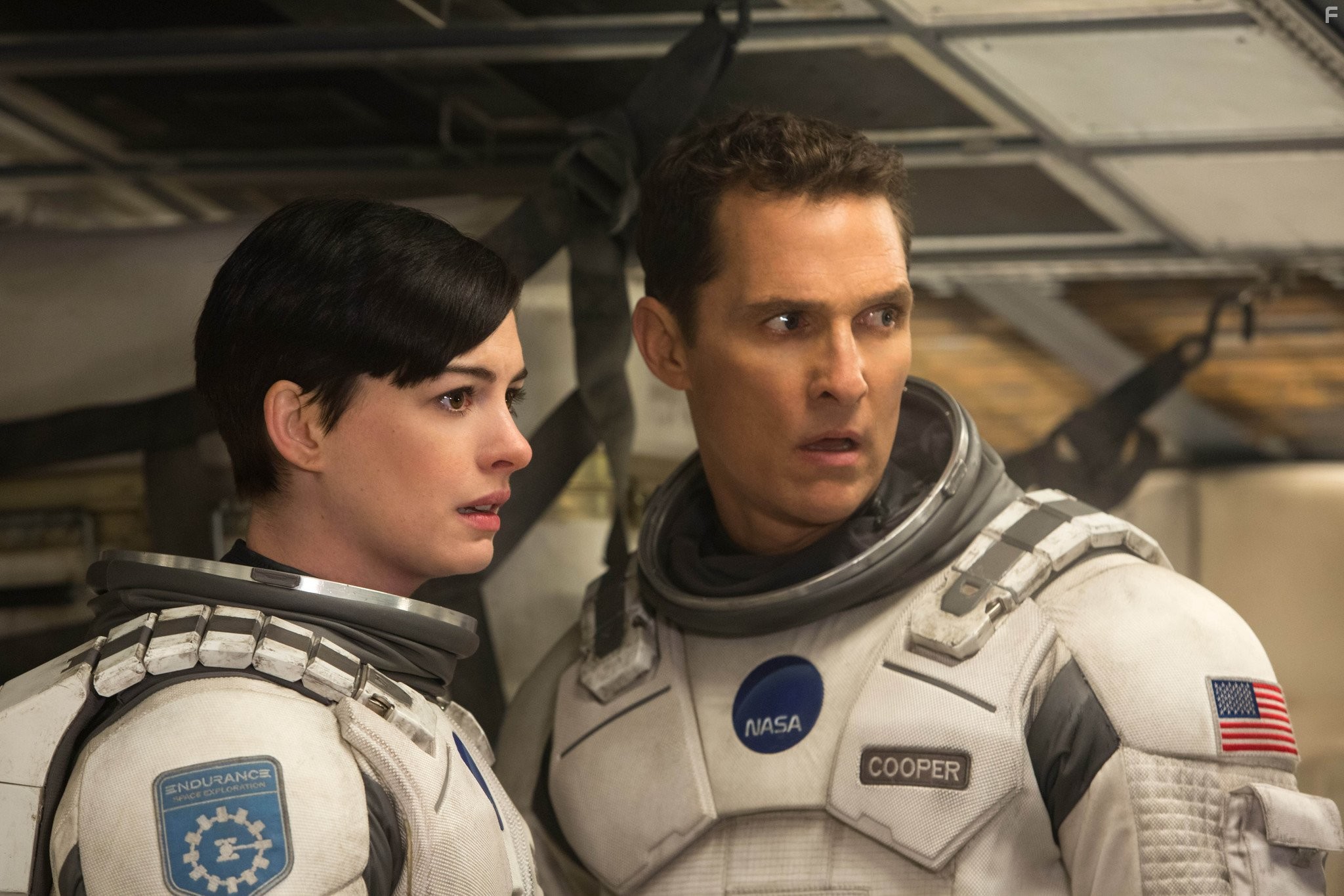Matthew McConaughey and Anne Hathaway in Интерстеллар (2014)