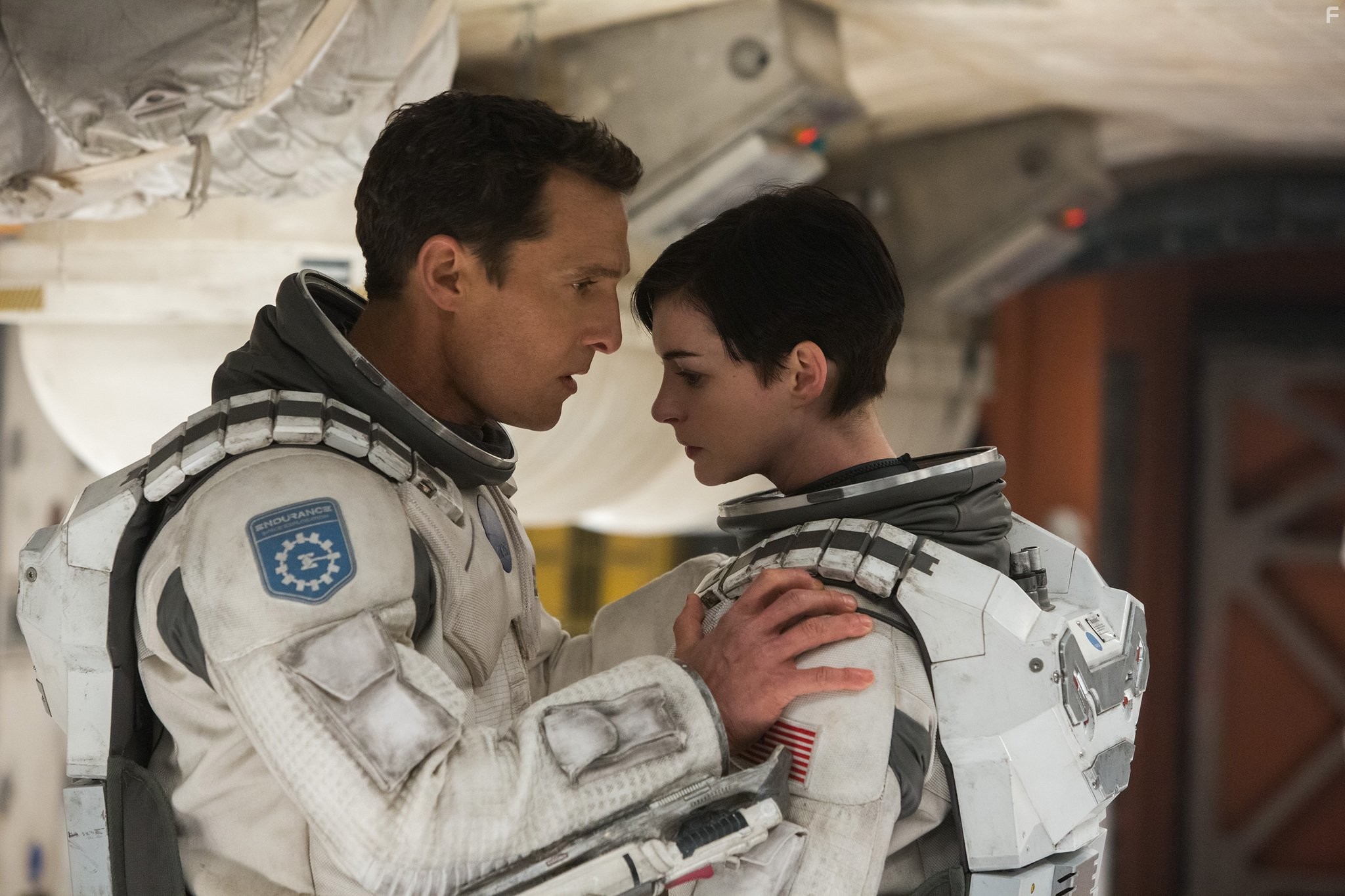 Matthew McConaughey and Anne Hathaway in Интерстеллар (2014)