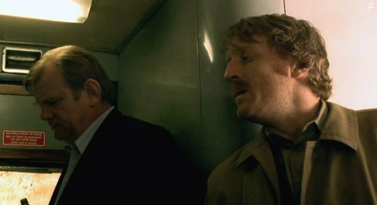 Brendan Gleeson and David Wilmot in Шестизарядный (2004)