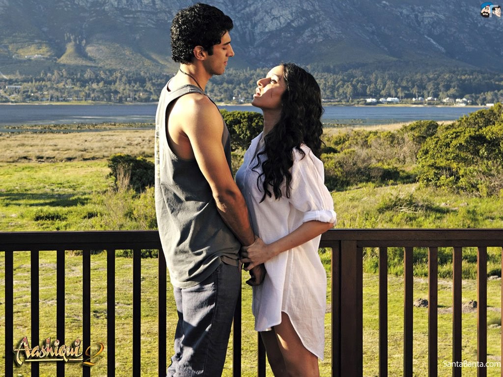 Aditya Roy Kapoor and Shraddha Kapoor in Жизнь во имя любви 2 (2013)