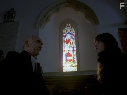 Donald Sumpter and Gemma Arterton in Тэсс из рода Д'Эрбервиллей (2008)