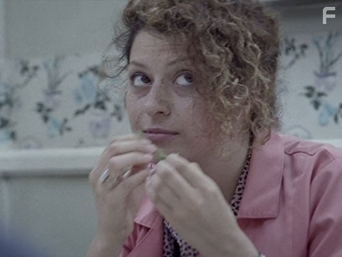 Alia Shawkat in Старость - не радость (2013)