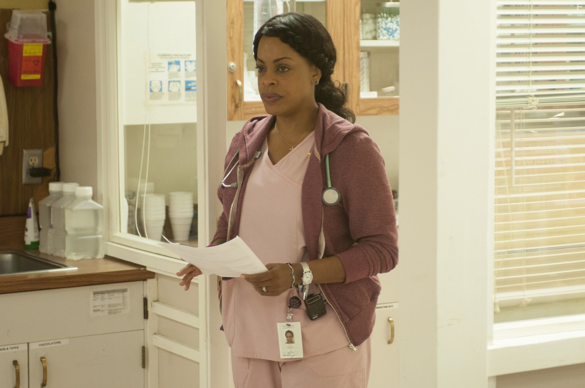 Niecy Nash in Старость - не радость (2013)