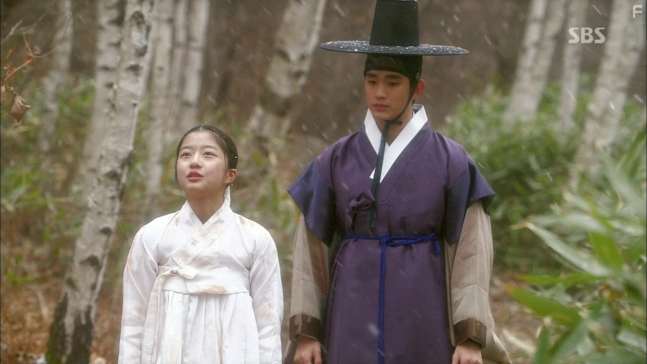 Soo-Hyun Kim and Kim Hyun-Soo in Человек со звезды (2013)