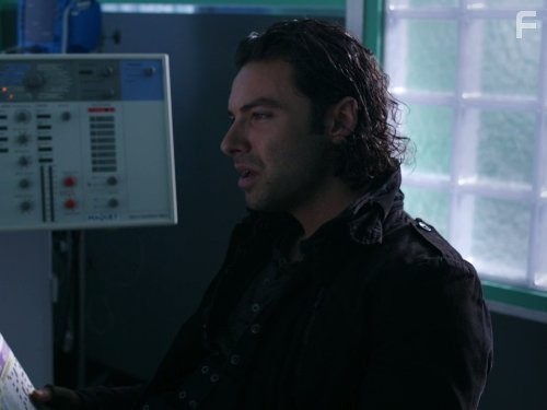 Aidan Turner in Быть человеком (2008)