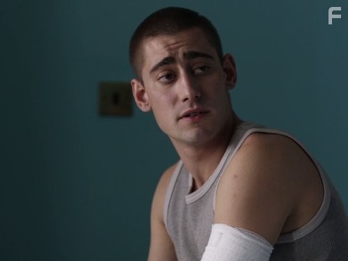 Michael Socha in Быть человеком (2008)
