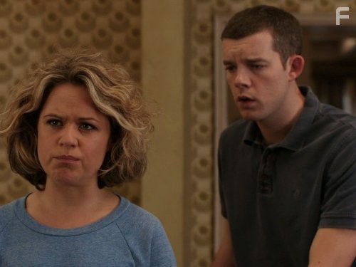 Sinead Keenan and Russell Tovey in Быть человеком (2008)