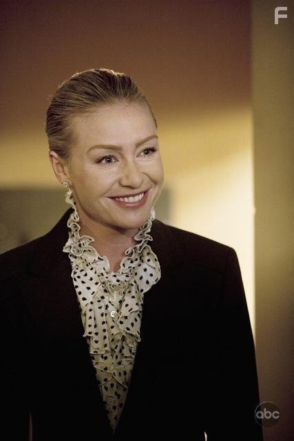 Portia de Rossi in Давай еще, Тэд (2009)