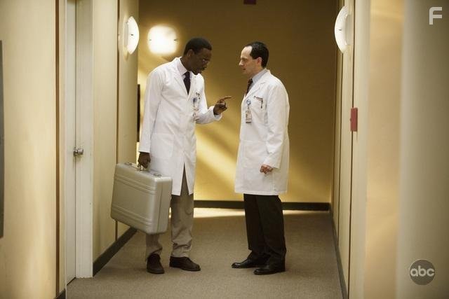 Malcolm Barrett and Jonathan Slavin in Давай еще, Тэд (2009)