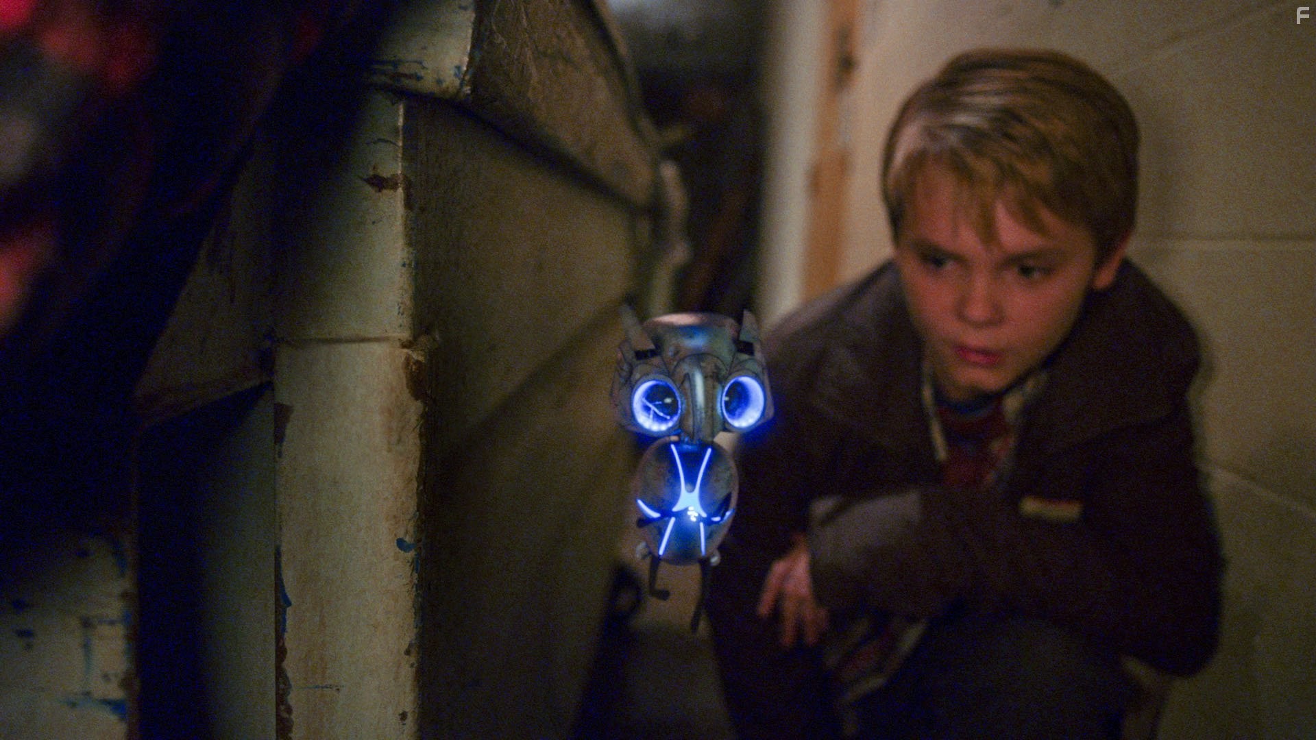 Reese Hartwig in Внеземное эхо (2014)