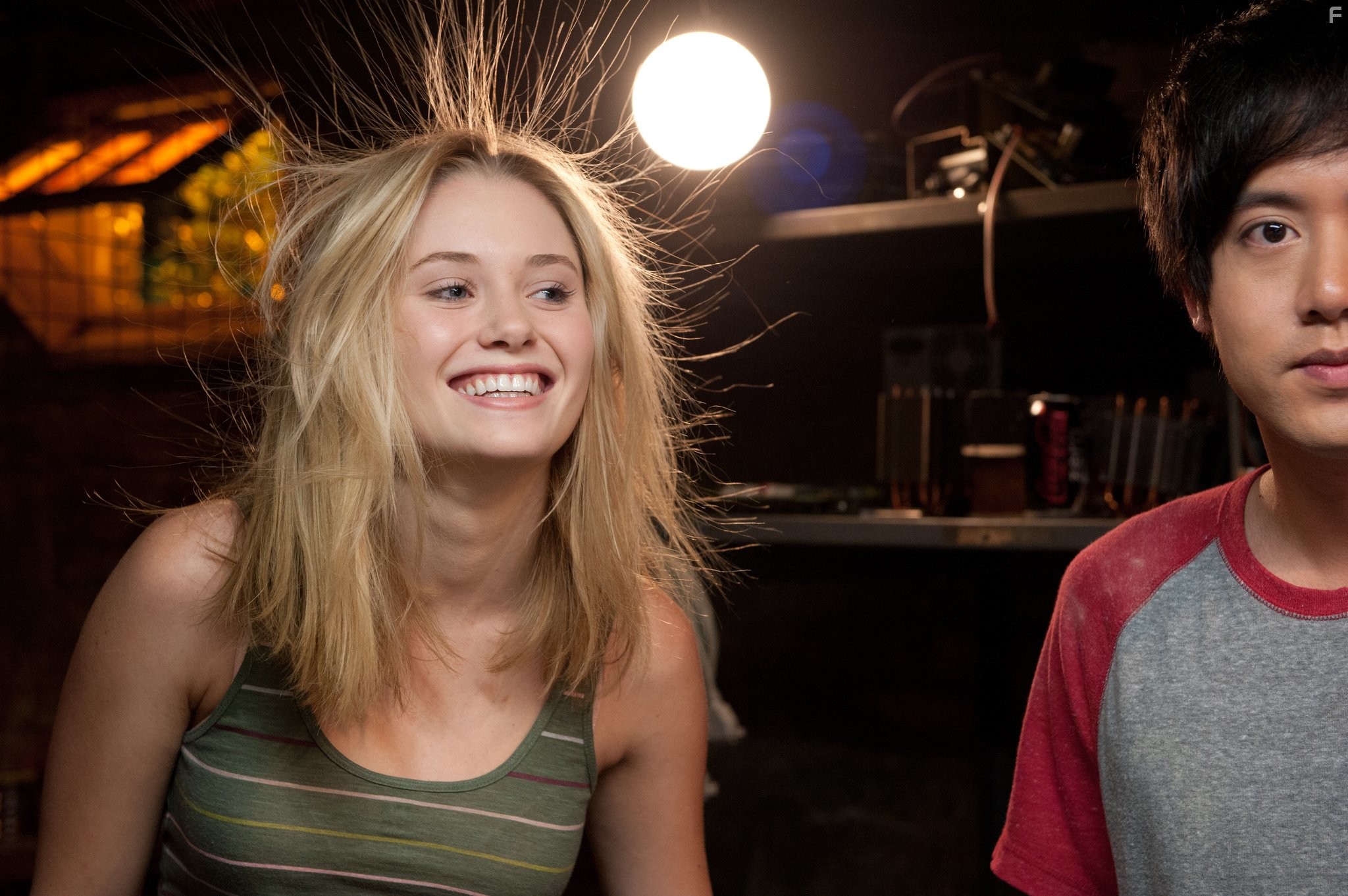 Allen Evangelista and Virginia Gardner in Континуум (2015)