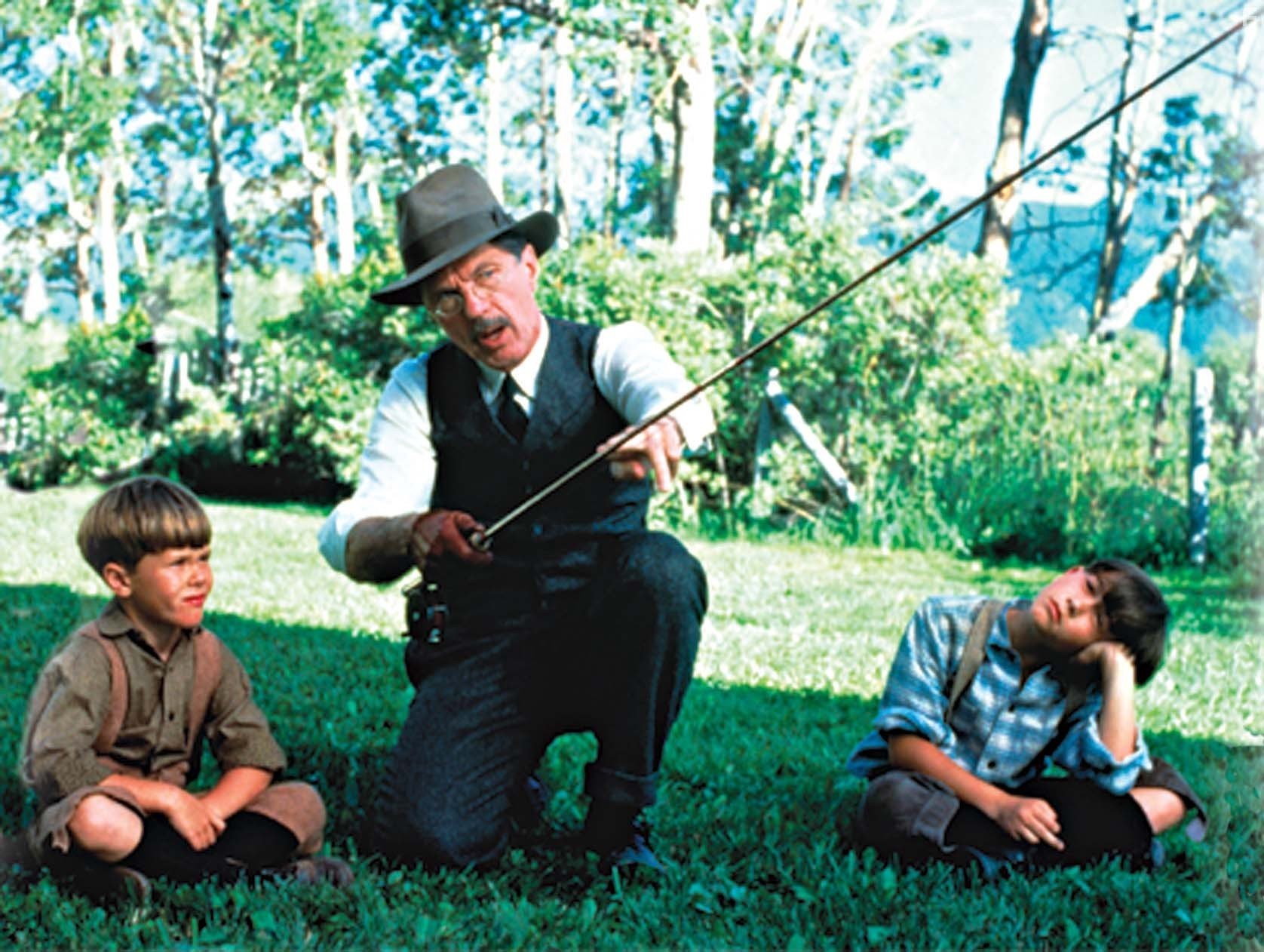 Tom Skerritt in Там, где течет река (1992)