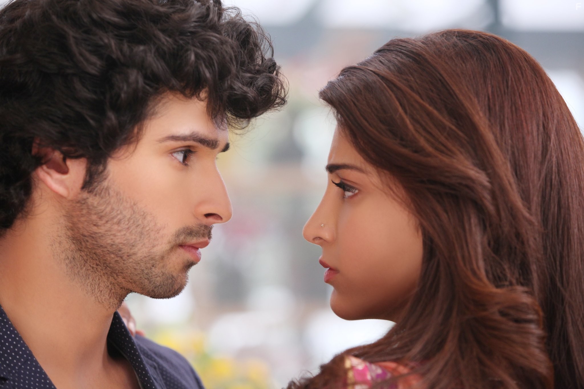 Shruti Haasan and Girish Taurani in Рамая, ты вернёшься (2013)