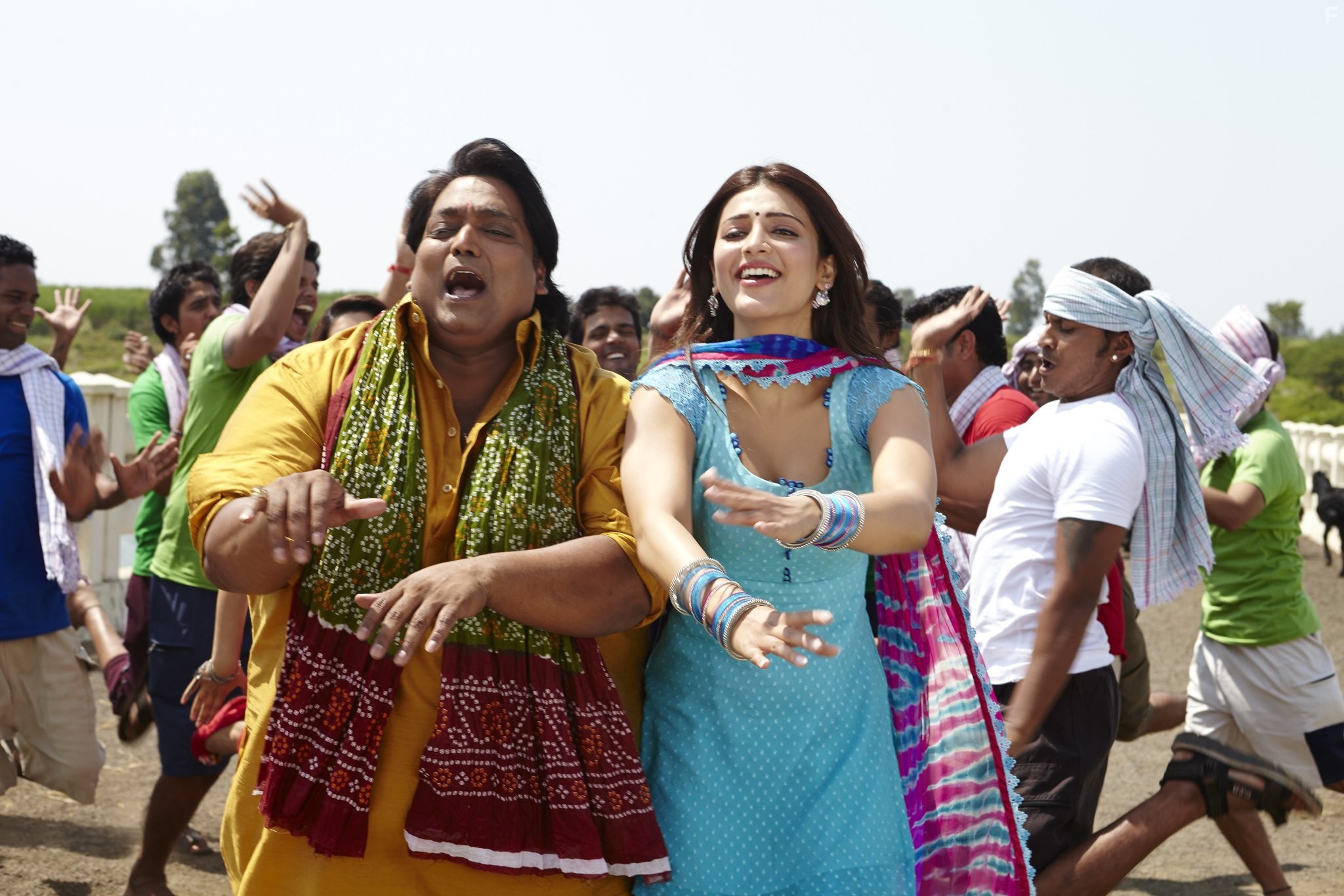 Ganesh Acharya and Shruti Haasan in Рамая, ты вернёшься (2013)