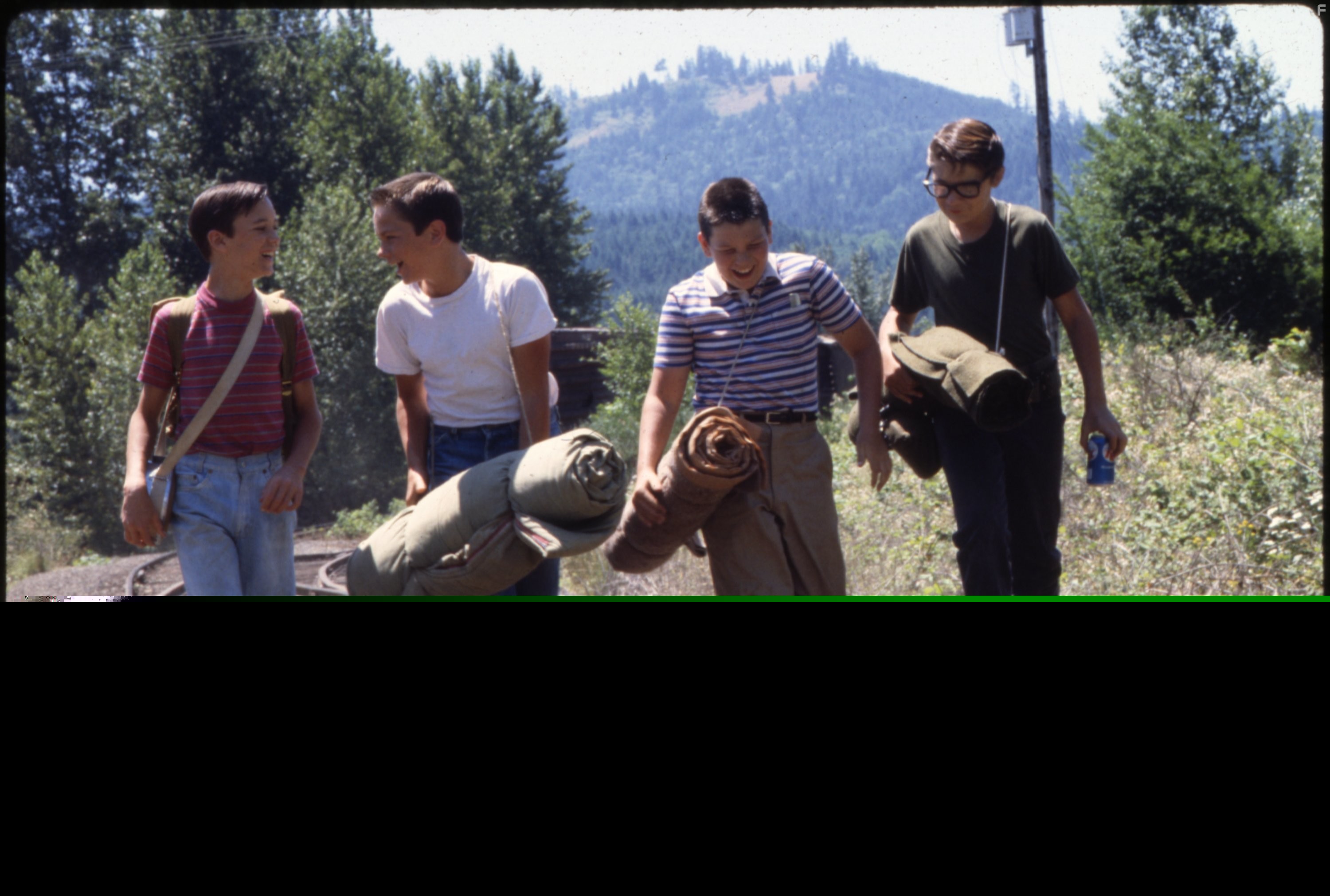 River Phoenix, Corey Feldman, Wil Wheaton, and Jerry O'Connell in Останься со мной (1986)