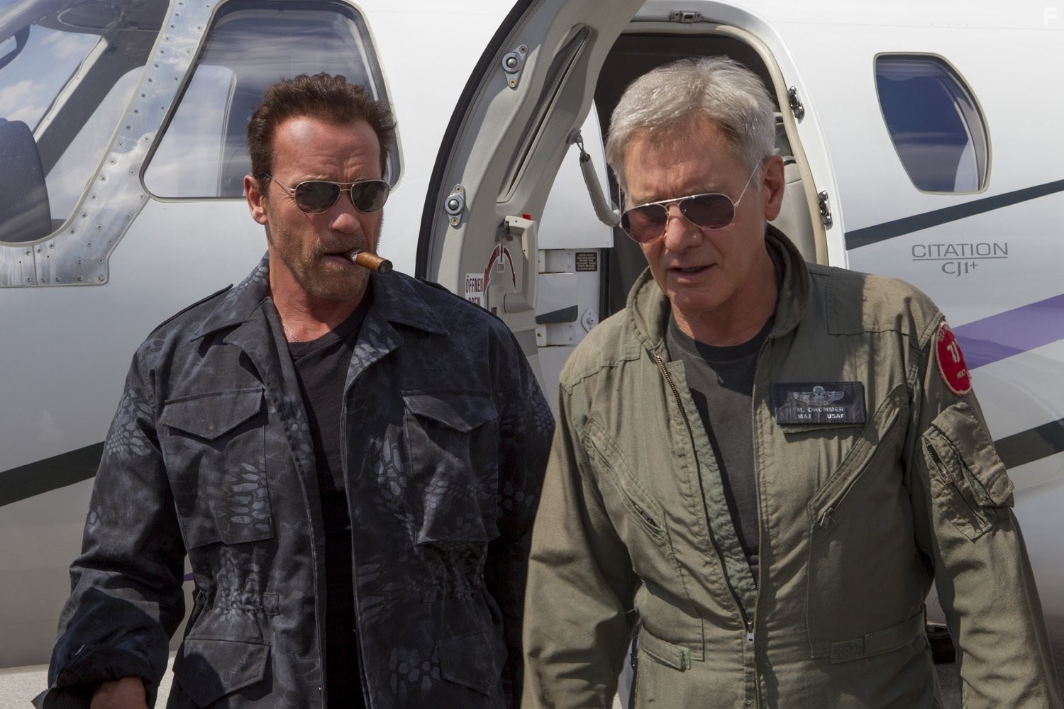 Harrison Ford and Arnold Schwarzenegger in Неудержимые 3 (2014)