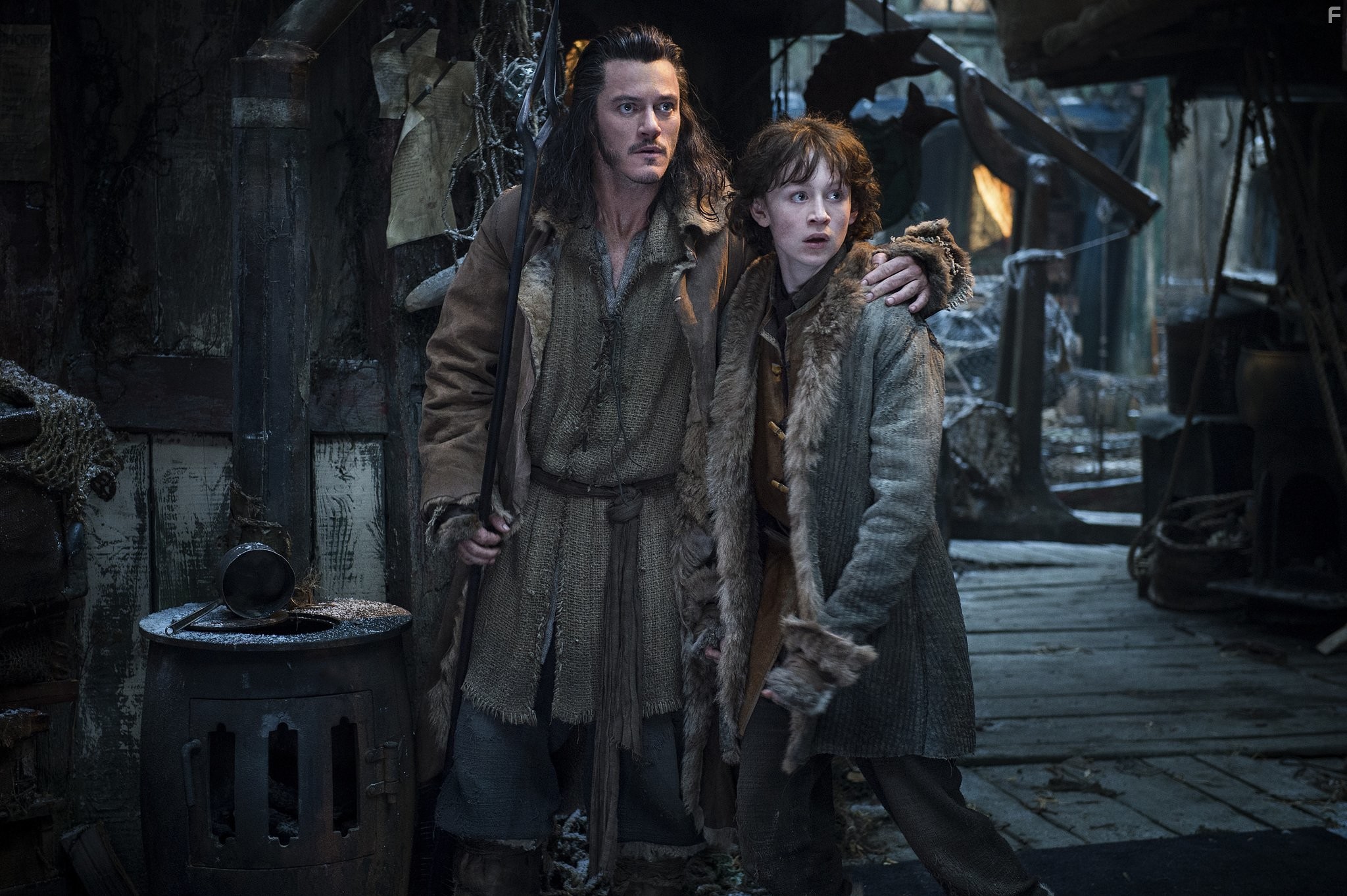 Luke Evans and John Bell in Хоббит: Пустошь Смауга (2013)