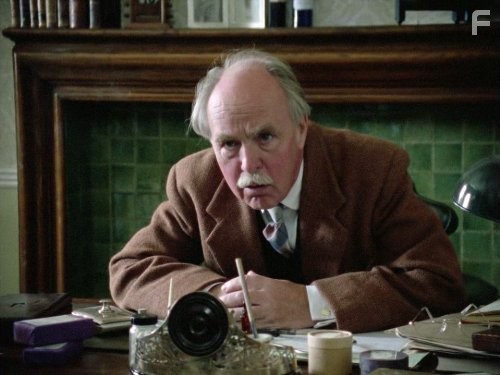 Derek Benfield in Пуаро (1989)
