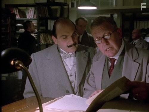 David Suchet and Gordon Wharmby in Пуаро (1989)