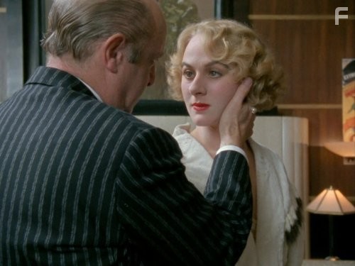 Jonathan Coy and Niamh Cusack in Пуаро (1989)