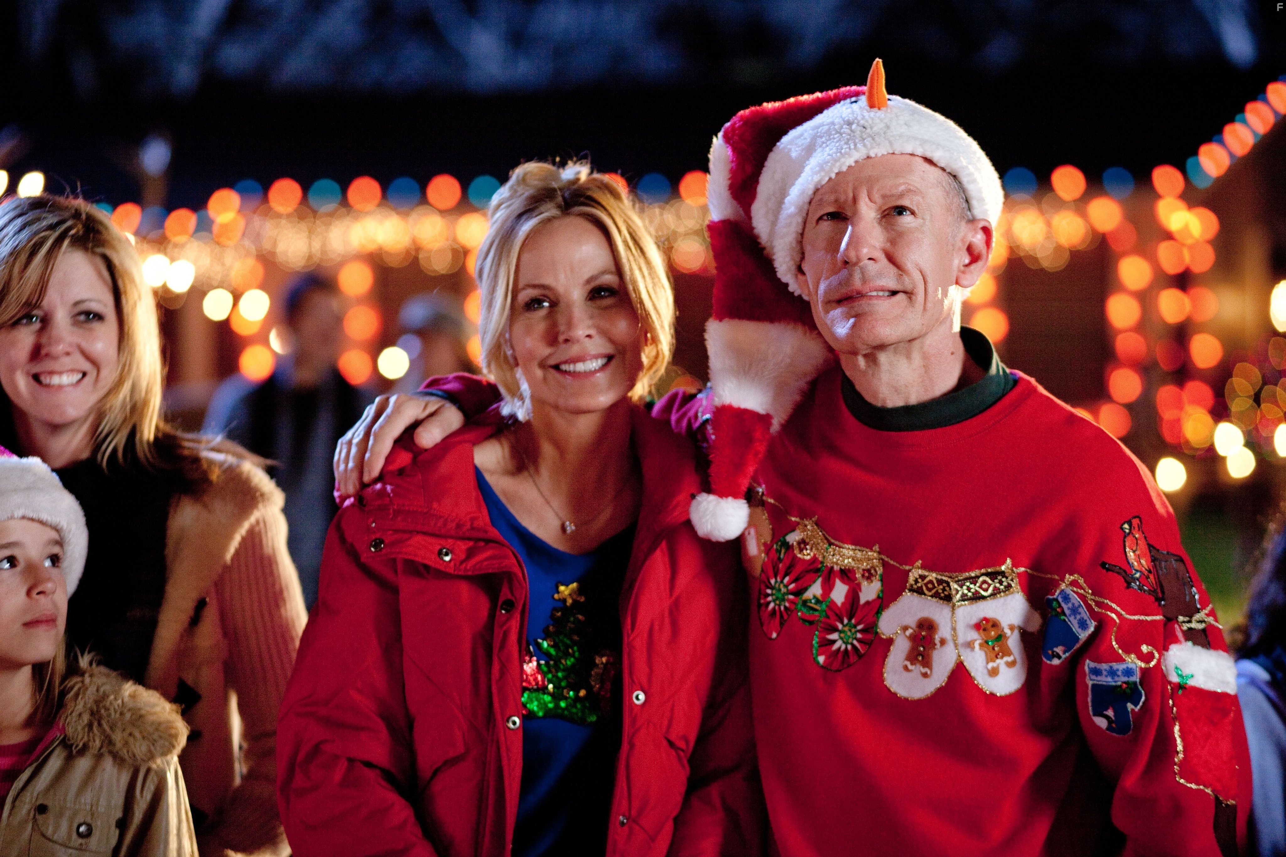 Lyle Lovett and Eloise DeJoria in Когда поют ангелы (2013)