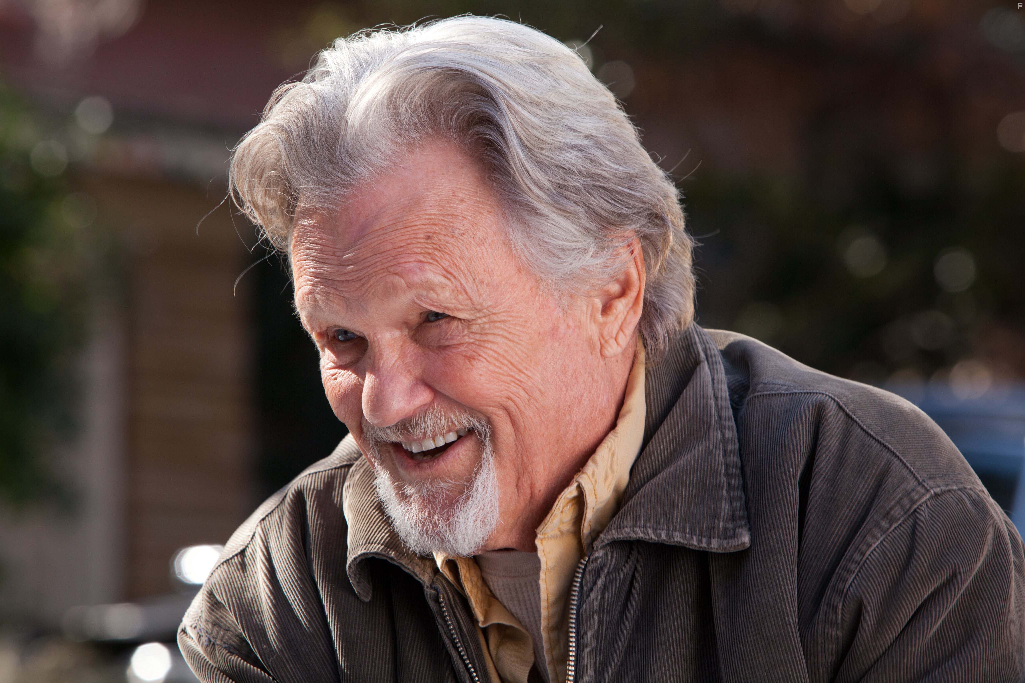 Kris Kristofferson in Когда поют ангелы (2013)