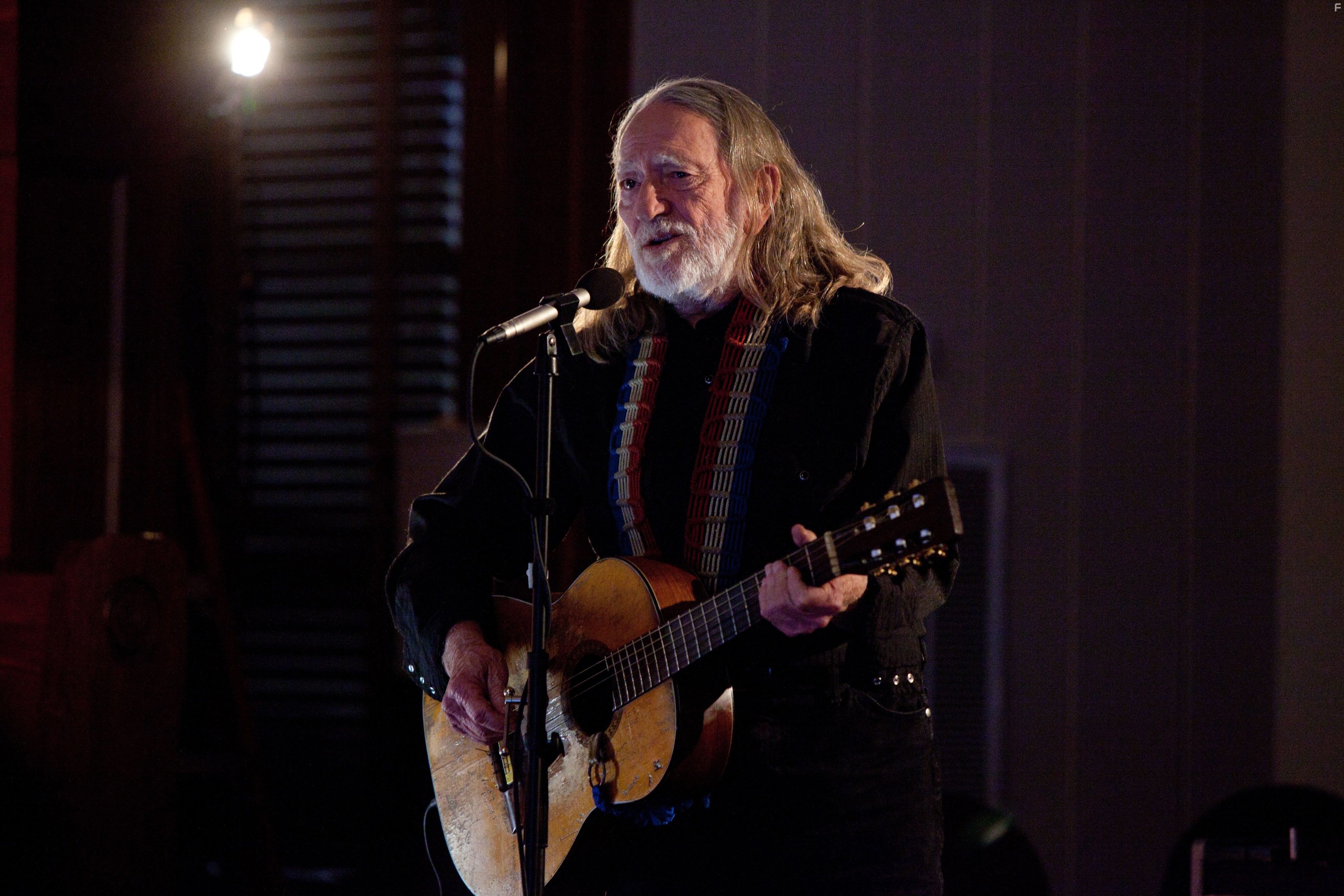 Willie Nelson in Когда поют ангелы (2013)