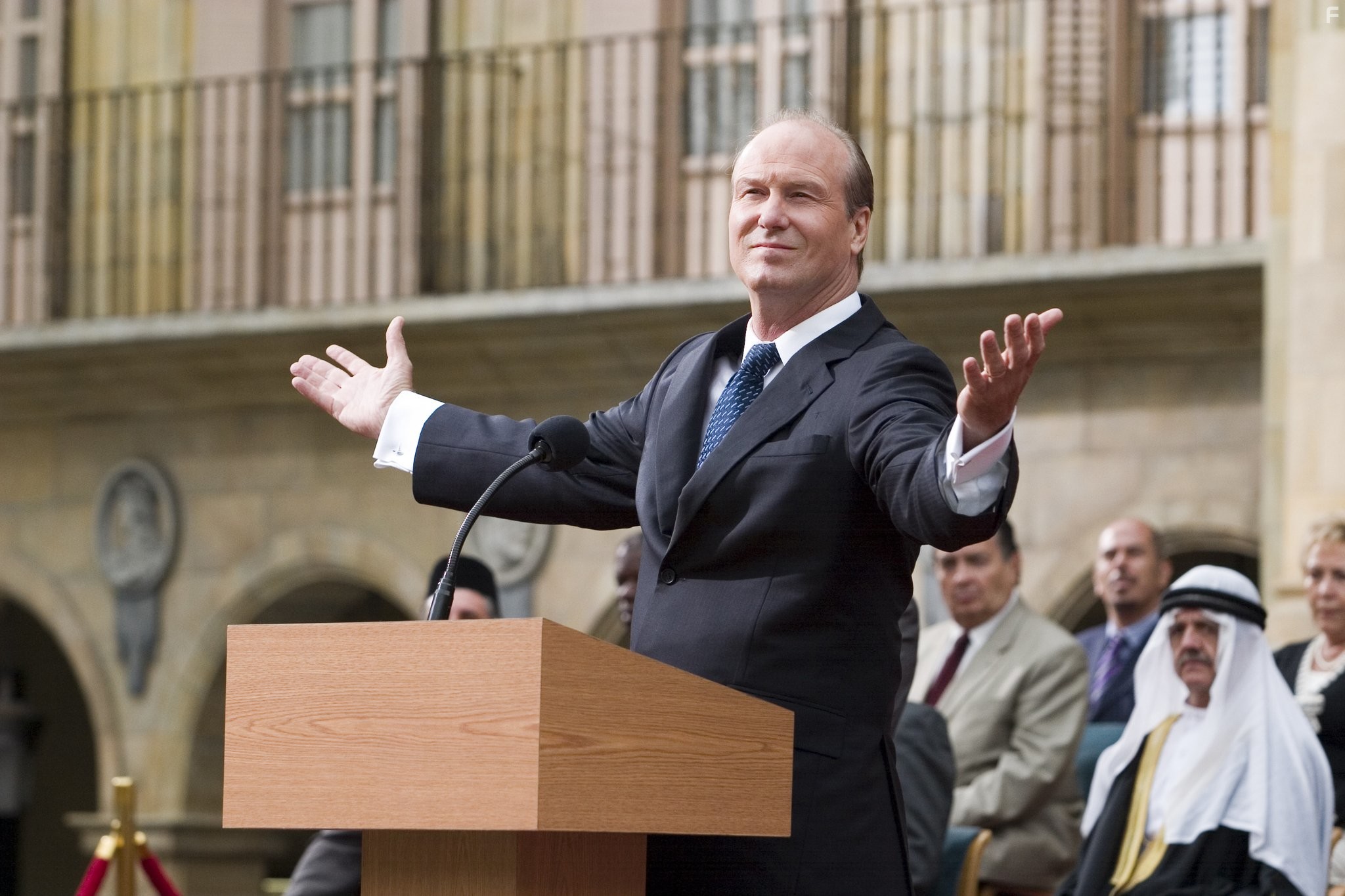 William Hurt in Точка обстрела (2008)
