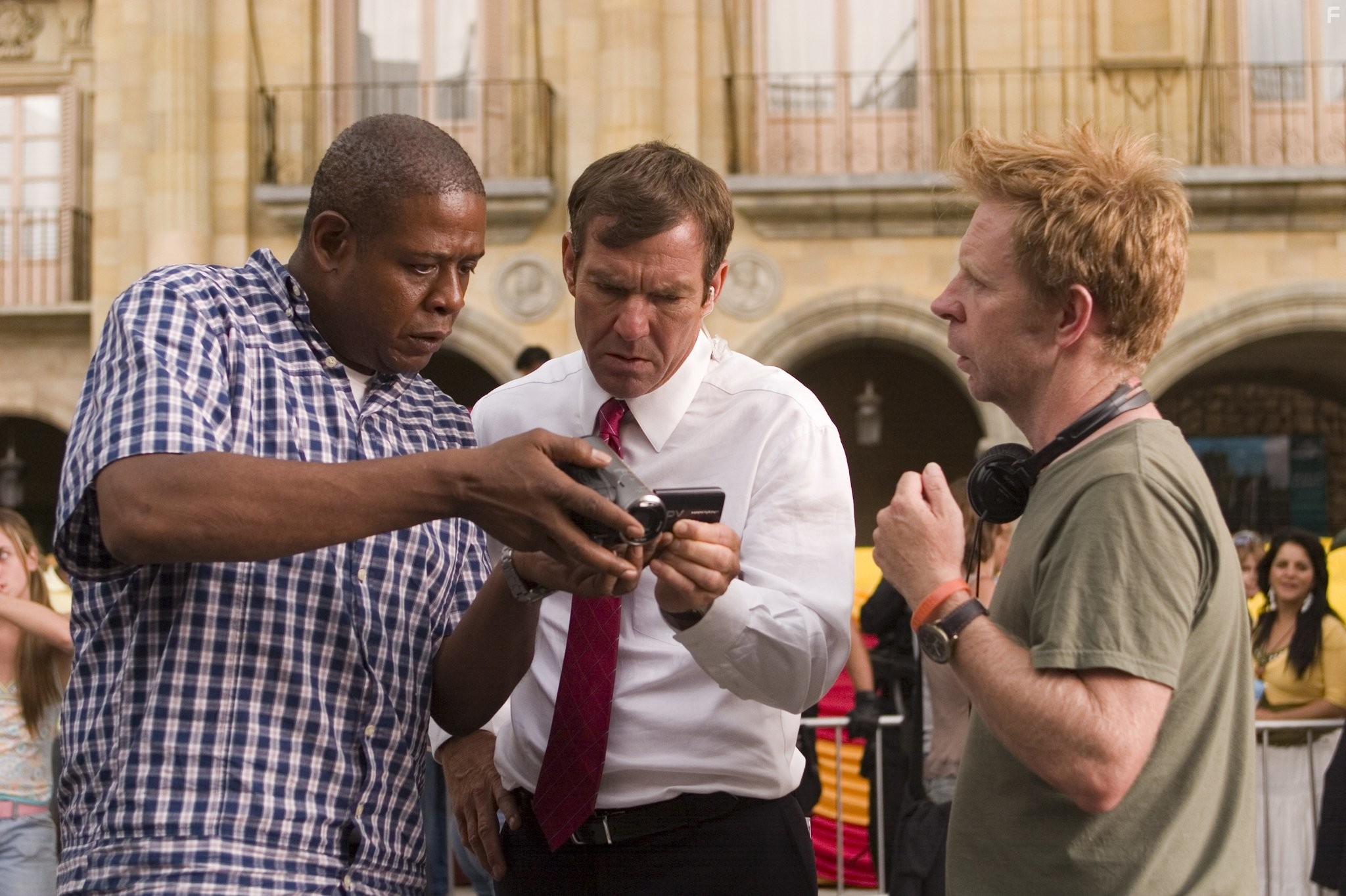 Dennis Quaid, Forest Whitaker, and Pete Travis in Точка обстрела (2008)