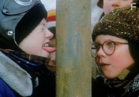 Peter Billingsley and Scott Schwartz in Рождественская история (1983)