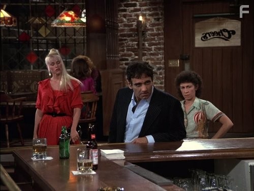 Dan Hedaya, Jean Kasem, and Rhea Perlman in Чирc (1982)