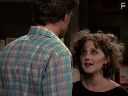 Ted Danson and Carol Kane in Чирc (1982)