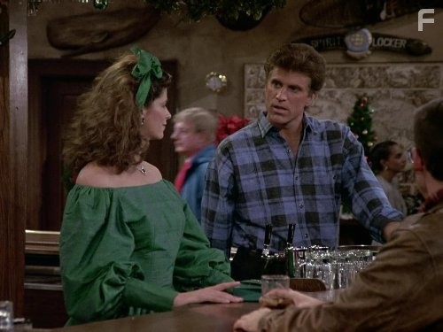 Kirstie Alley and Ted Danson in Чирc (1982)